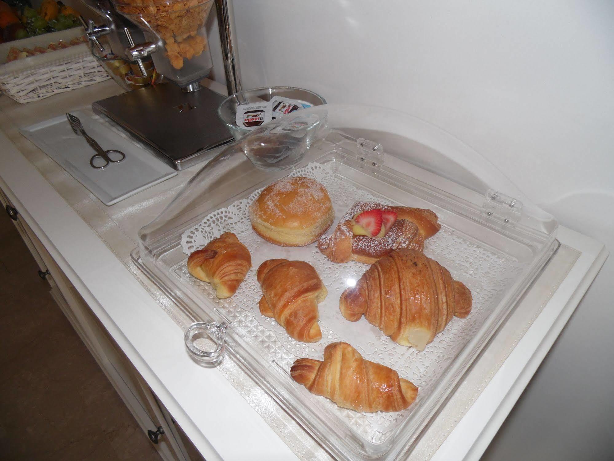 Romoletto B&B Bagian luar foto